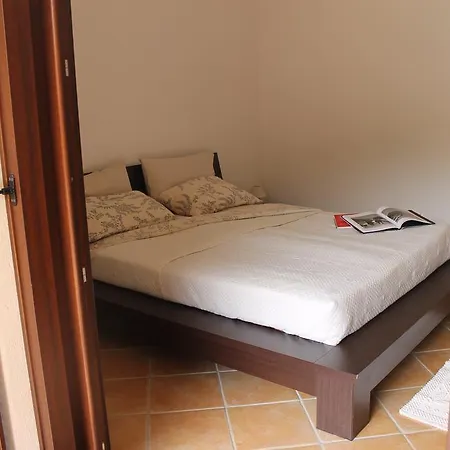 Casa Alessandra 펜션 아르바탁스