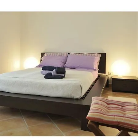 Casa Alessandra 펜션 아르바탁스